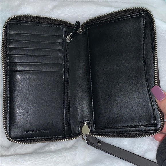 Marc Jacobs Wallet - Picture 2 of 3